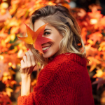 Beauty 2026: rossetto rosso, pelle luminosa e capelli romantici dominano le tendenze